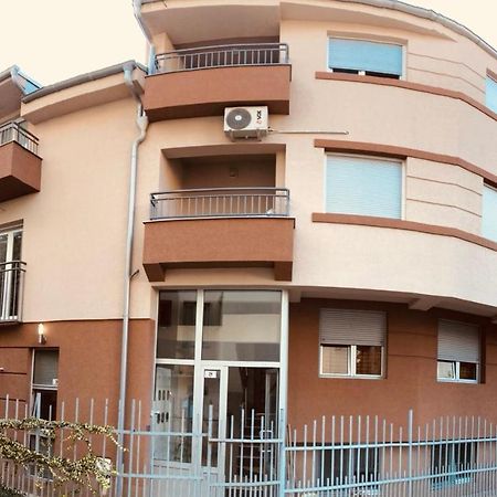 Athos Apartments Ni المظهر الخارجي الصورة