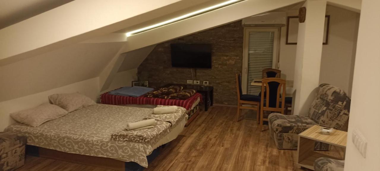 Athos Apartments Ni المظهر الخارجي الصورة