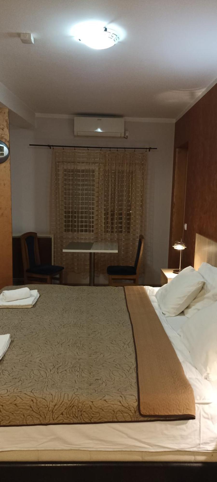 Athos Apartments Ni الغرفة الصورة